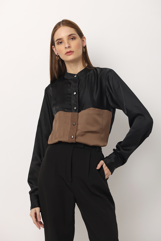 Make business meetings fun with this double-coloured button-up shirt. The satin shirt in black and brown complements the front detail and back tie. Complete business attire with front pockets, regular fit and full sleeves with cuff and collar. Unlined