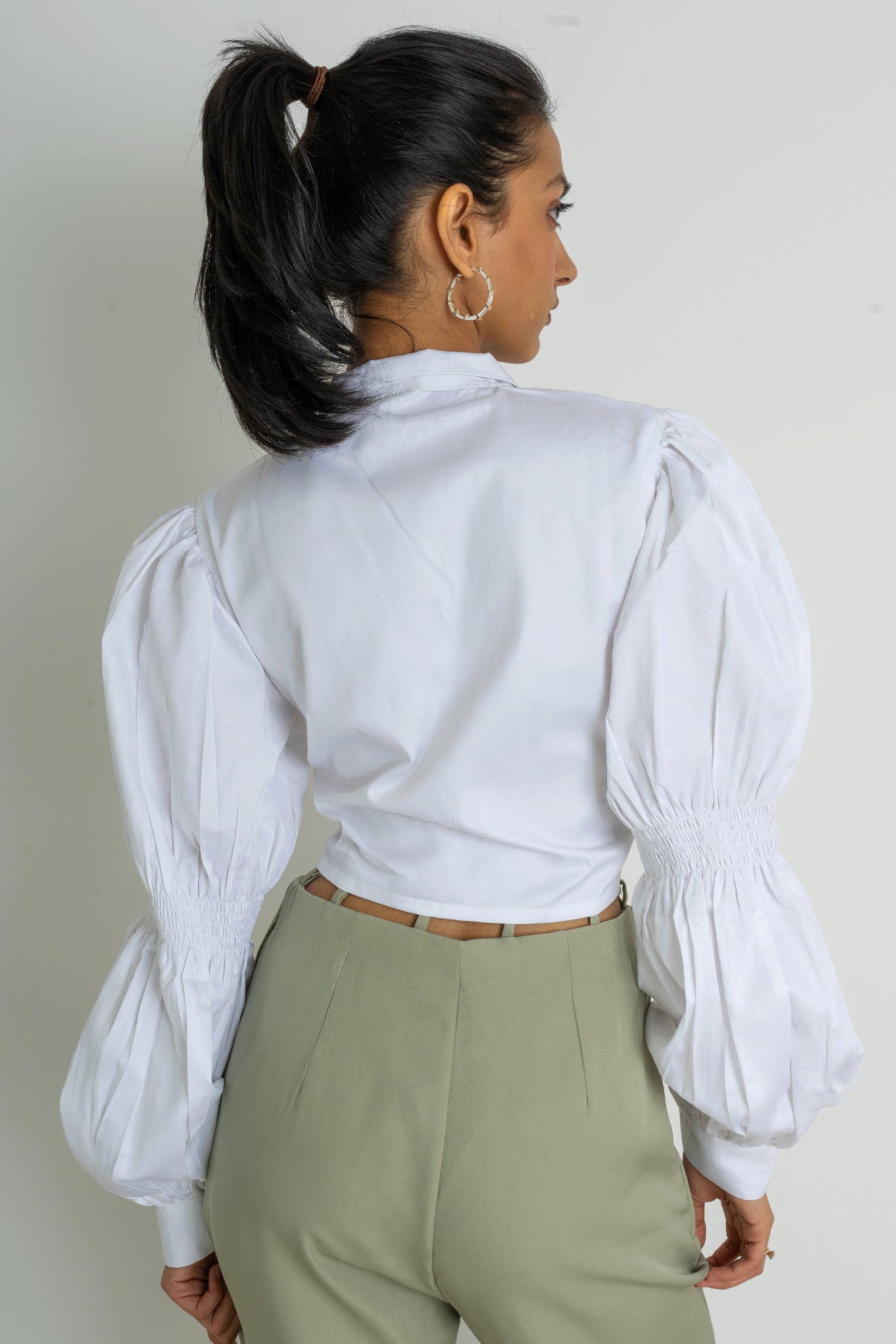 Puff sleeve cotton crop shirt